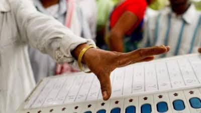 चुनाव 2024 – तीसरा चरण: लोकसभा चुनाव के तीसरे चरण में हर दल के नेता एड़ी से चोटी तक का जोर लगा रहे हैं।