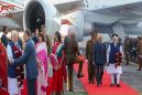 मॉरिशस में पीएम मोदी का भव्य स्वागत, प्रधानमंत्री नवीन रामगुलाम ने लगाया गले, राष्ट्रीय समारोह में बतौर मुख्य अतिथि होंगे शामिल।