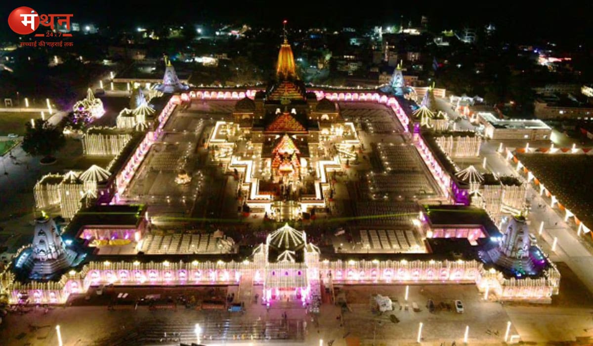 अयोध्या में ध्वजा रोहण समारोह से पहले मेहमानों का पहला जत्था पहुंचा, जानें PM मोदी कब आएंगे