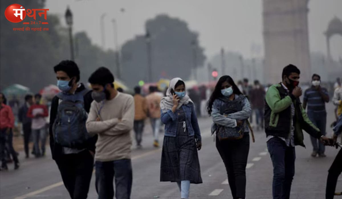 दिल्ली-NCR में ठंड और प्रदूषण की दोहरी मार: AQI 400 पार, नवंबर में तापमान 9°C तक गिरा