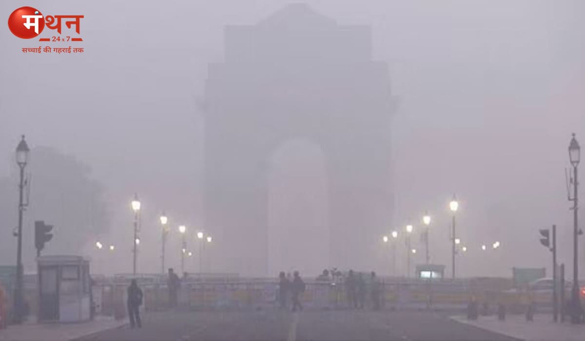 दिल्ली-NCR में सर्दी, स्मॉग और कोहरे का कहर: गिरा तापमान, AQI 370 तक पहुंचा