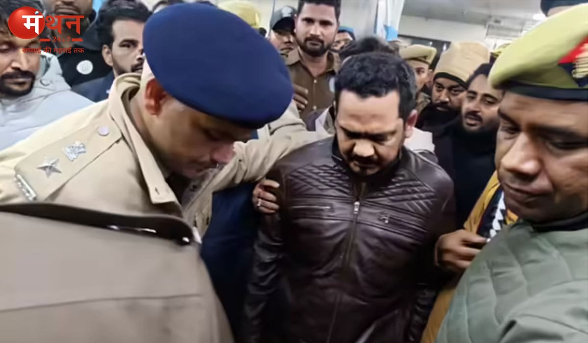 अलीगढ़ मुस्लिम यूनिवर्सिटी गोलीकांड: AMU कैंपस में प्रोफेसर की गोली मारकर हत्या, नकाबपोश हमलावर फरार