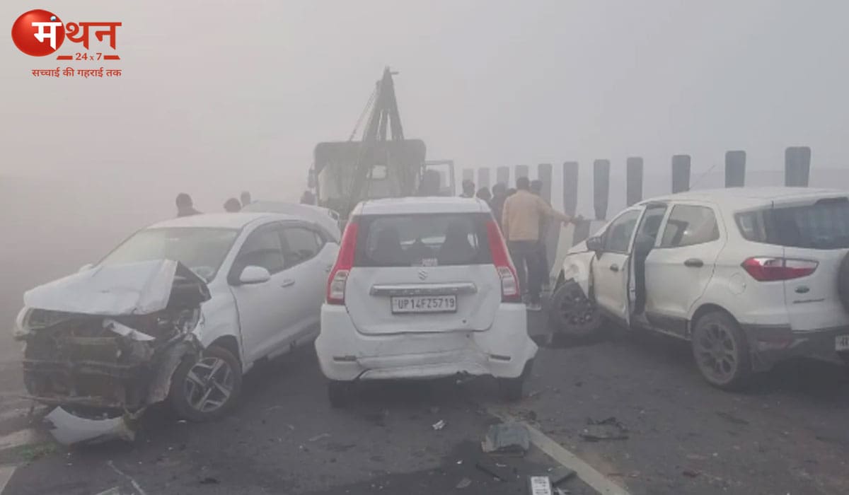 यूपी: घने कोहरे में बड़ा हादसा, दिल्ली-देहरादून हाईवे पर 12 वाहन आपस में टकराए, कई घायल