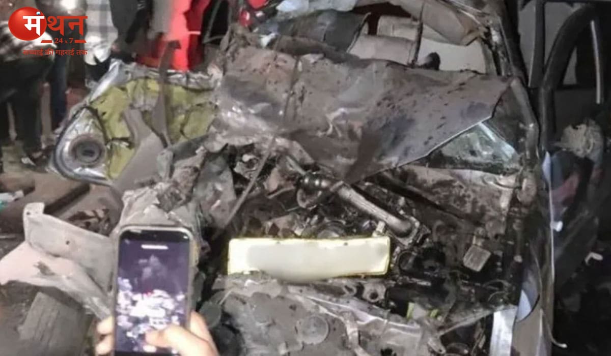 पालनपुर-आबूरोड हाईवे पर भीषण हादसा: गलत  दिशा से आए ट्रक ने इनोवा को रौंदा, राजस्थान के 7 लोगों की मौत