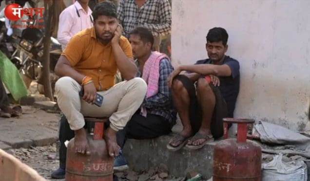 दिल्ली में रसोई गैस संकट गहराया, एलपीजी की कमी से रेस्टोरेंट बंद, ब्लैक में 5000 रुपये तक पहुंची कीमत