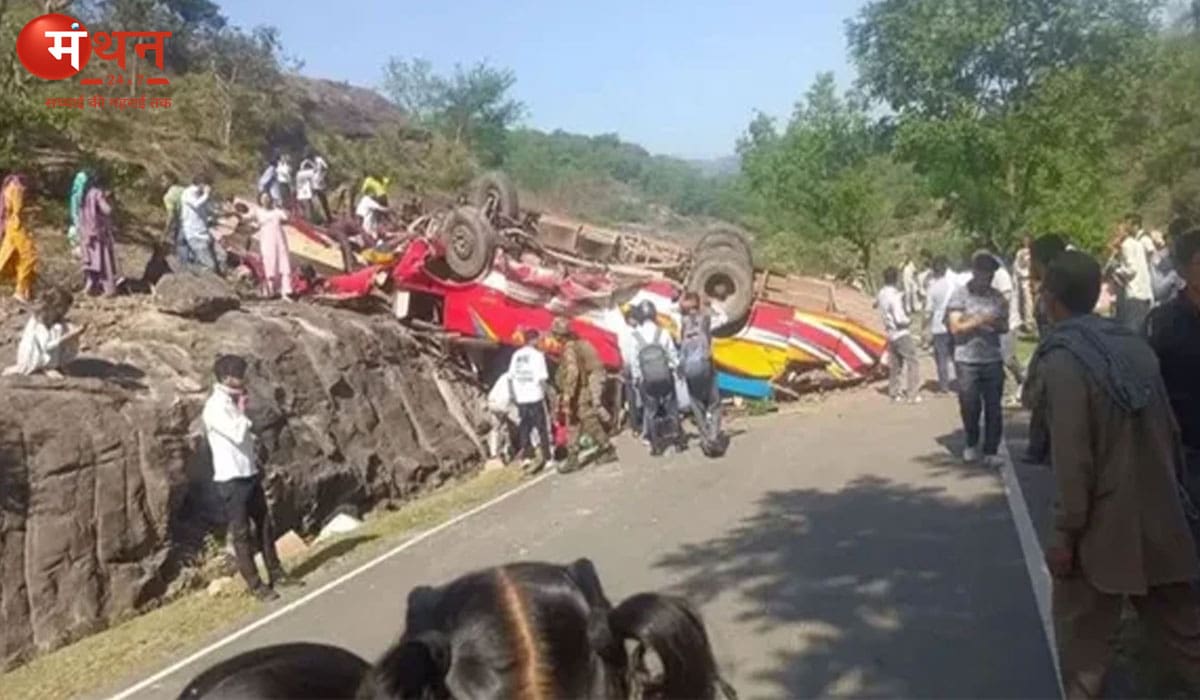 उधमपुर में दर्दनाक बस हादसा: कघोट में खाई में गिरी बस, 20 लोगो की मौत की आशंका