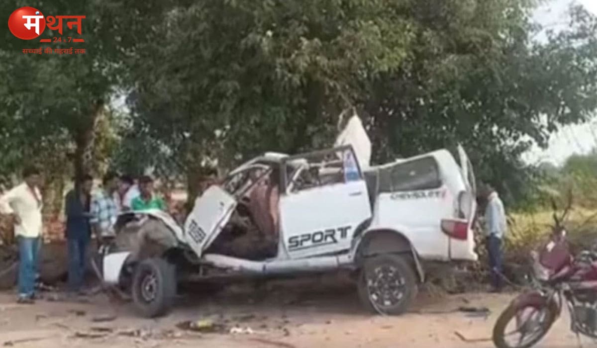 नर्मदापुरम में दर्दनाक सड़क हादसा: टवेरा और ट्रैक्टर की टक्कर में 5 की मौत, कई घायल