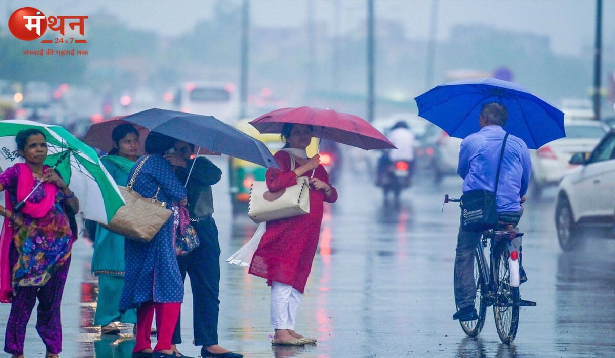 दिल्ली में मौसम ने बदली करवट, वीकेंड पर बारिश और ठंडी हवाओं से मिली गर्मी से राहत
