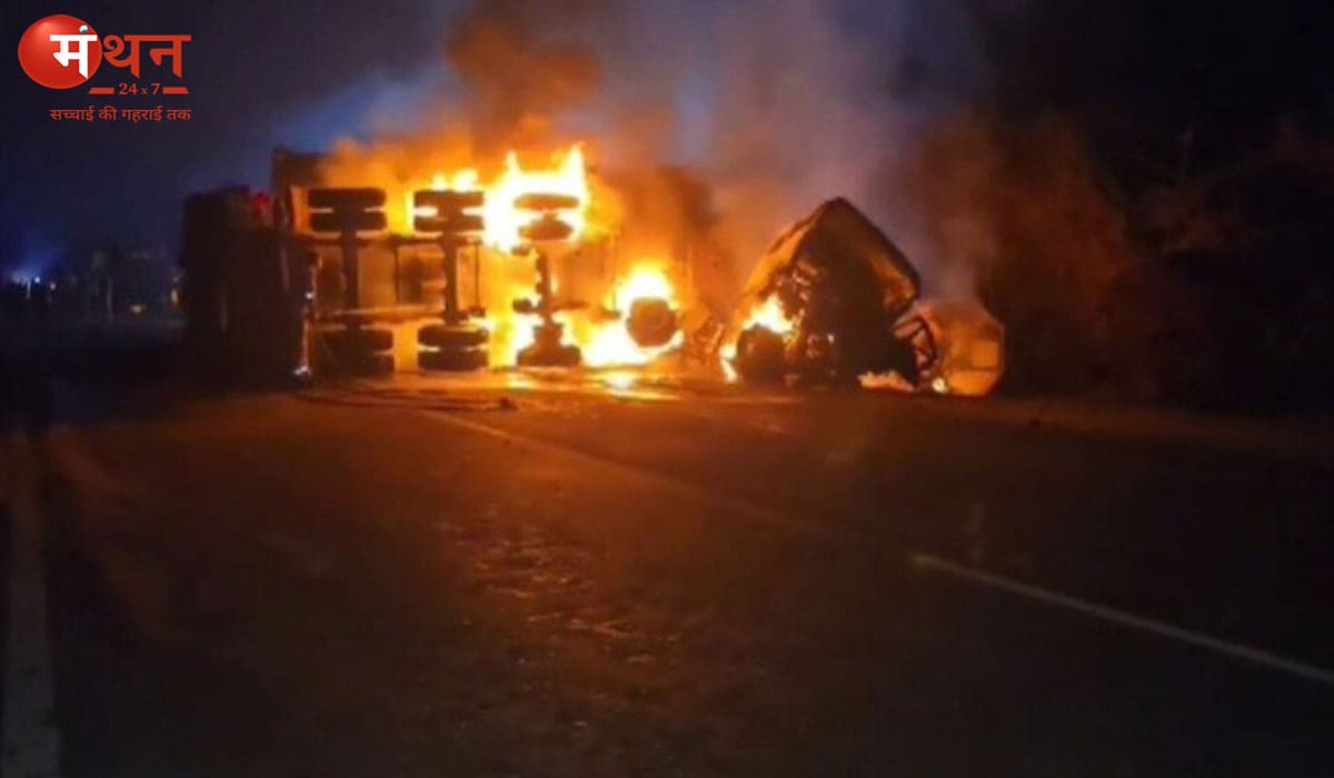 हमीरपुर में भीषण सड़क हादसा: बारातियों से भरी वैन ट्रक से टकराई, 4 की मौत, 3 गंभीर घायल