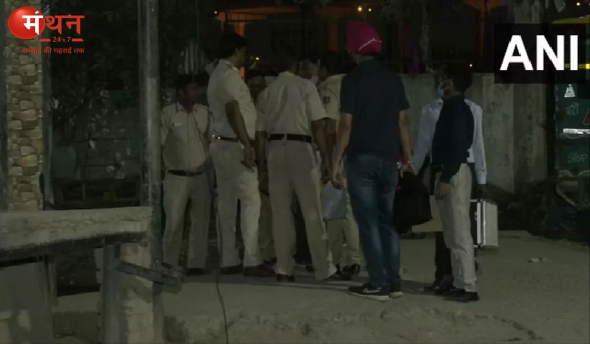 दिल्ली के खजूरी खास में 23 वर्षीय युवक राजा मेवाती की गोली मारकर हत्या, 8 राउंड फायरिंग से दहला इलाका